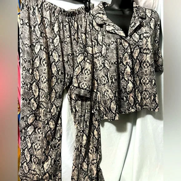 Nicole Miller Intimates Sleepwear Nicole Miller New York 2 Piece Pajamas Size L Poshmark